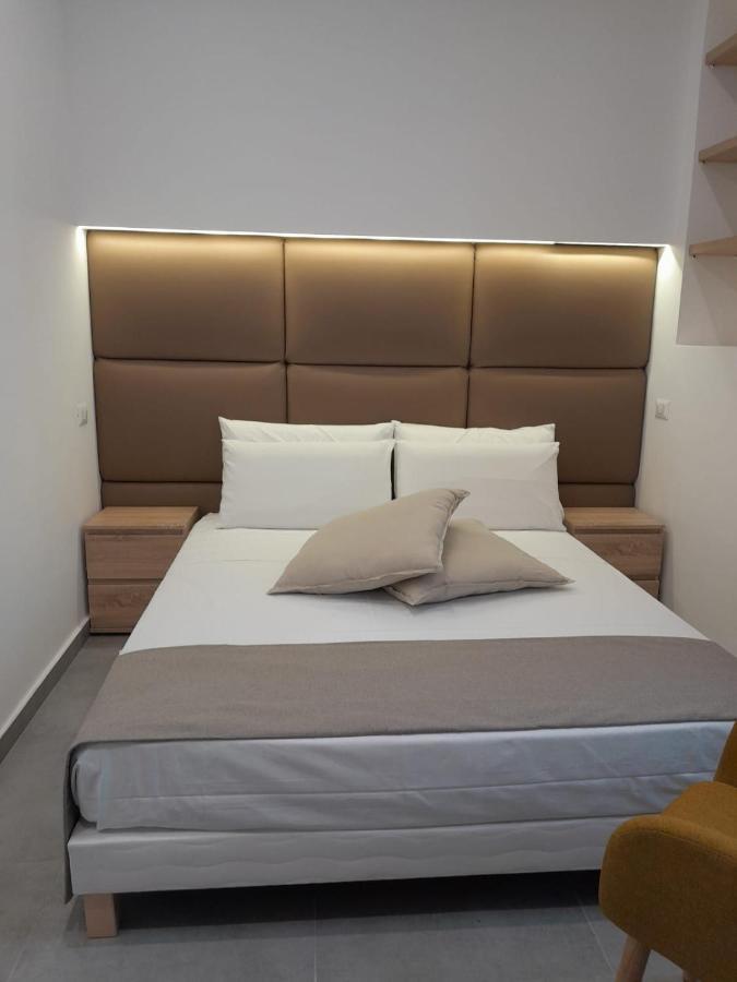 Baaria House Hotel บาร์เชลโลนา-ปอซโซ ดี กอตโต ภายนอก รูปภาพ
