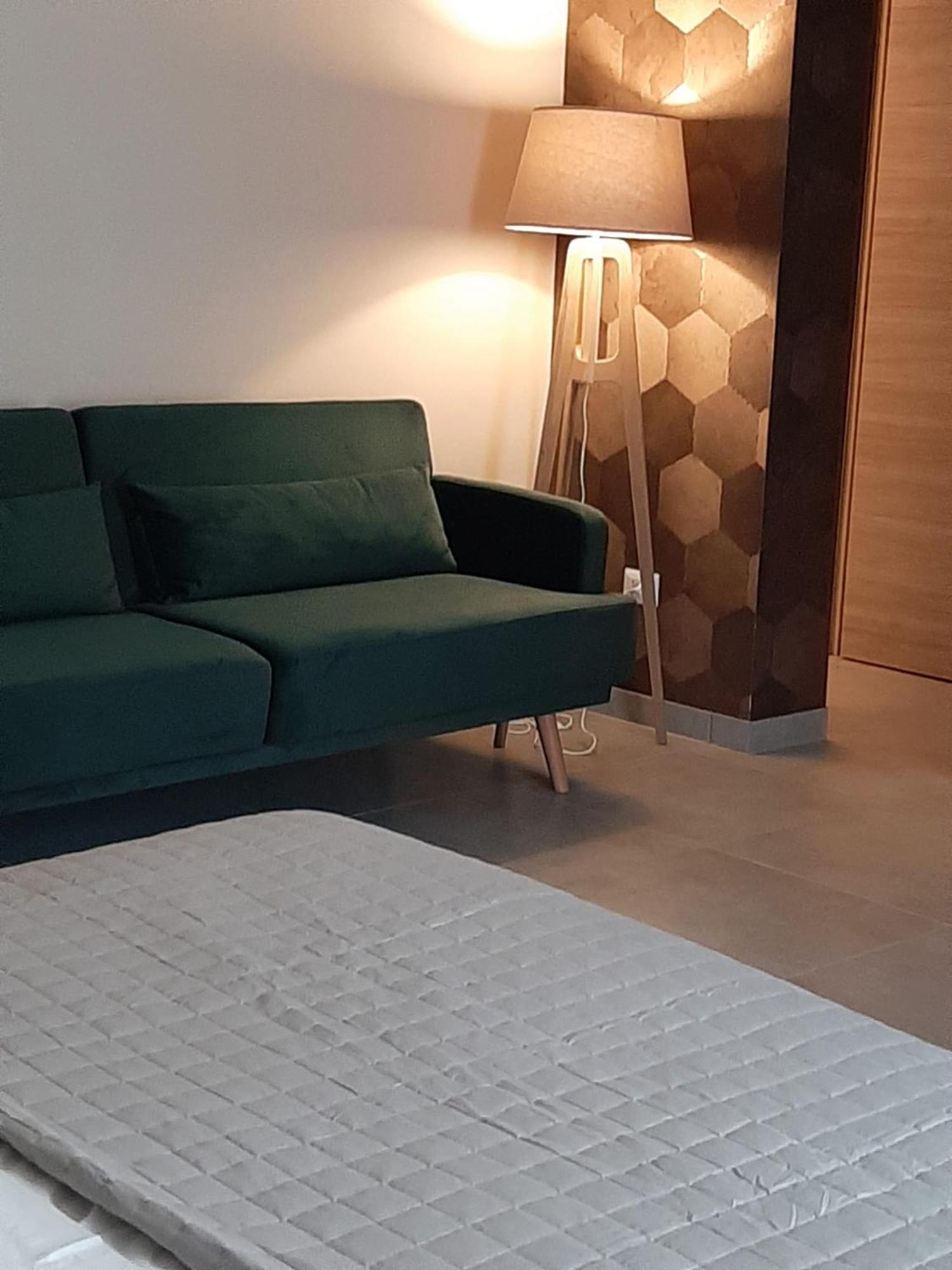 Baaria House Hotel บาร์เชลโลนา-ปอซโซ ดี กอตโต ภายนอก รูปภาพ