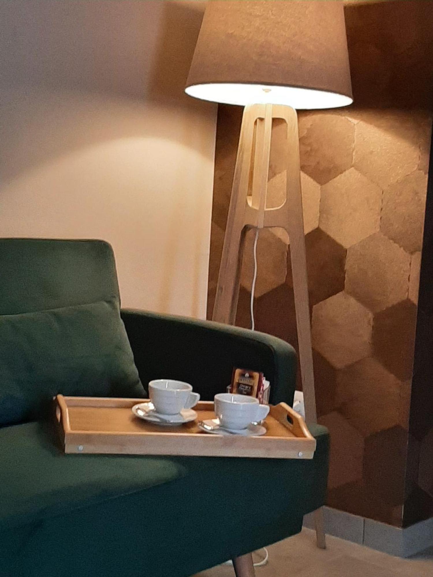 Baaria House Hotel บาร์เชลโลนา-ปอซโซ ดี กอตโต ภายนอก รูปภาพ
