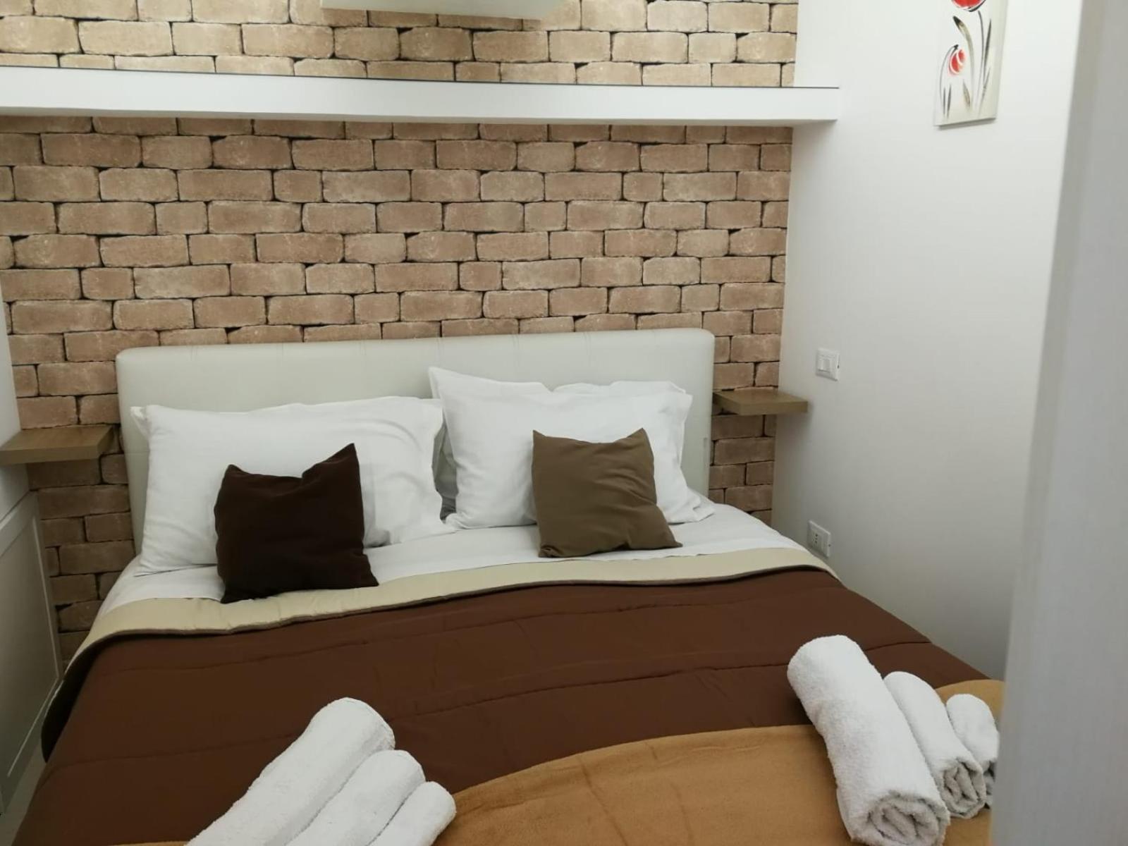 Baaria House Hotel บาร์เชลโลนา-ปอซโซ ดี กอตโต ภายนอก รูปภาพ